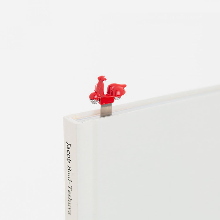 Scooter-Bookmark-grey.jpg