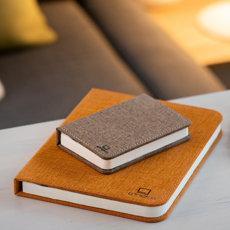 Mini-Coffee-Brown-Smart-Book-Light6.jpg