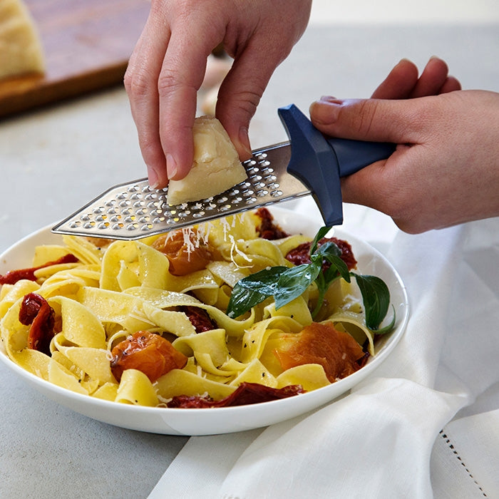 Gratiator Cheese Grater